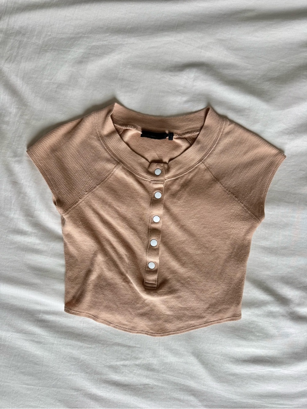 Snap-Front Ribbed T shirt in Beige